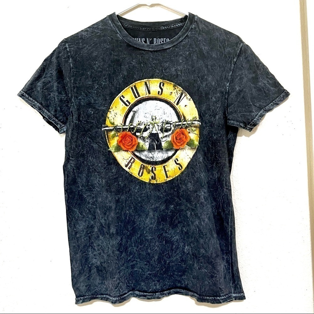 GUNS AND ROSES Rock Band Cotton acid wash black graphic t shirt womens size SM